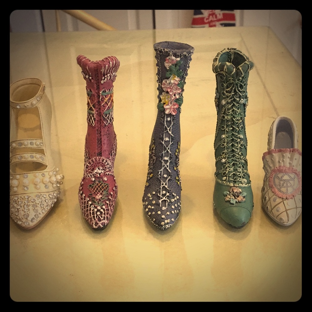 Miniature collectible shoes